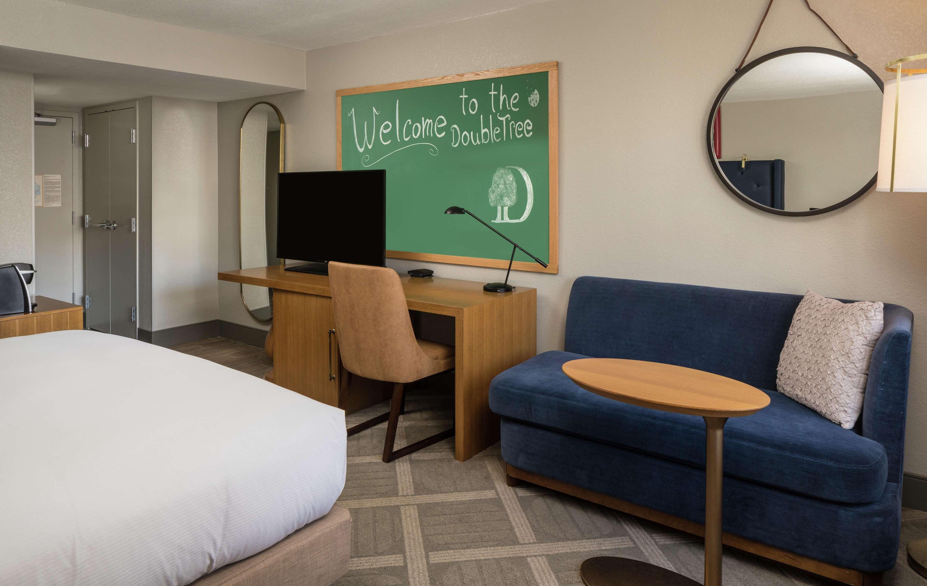 ดับเบิลทรี บาย ฮิลตัน เกนส์วิลล์ Hotel ภายนอก รูปภาพ